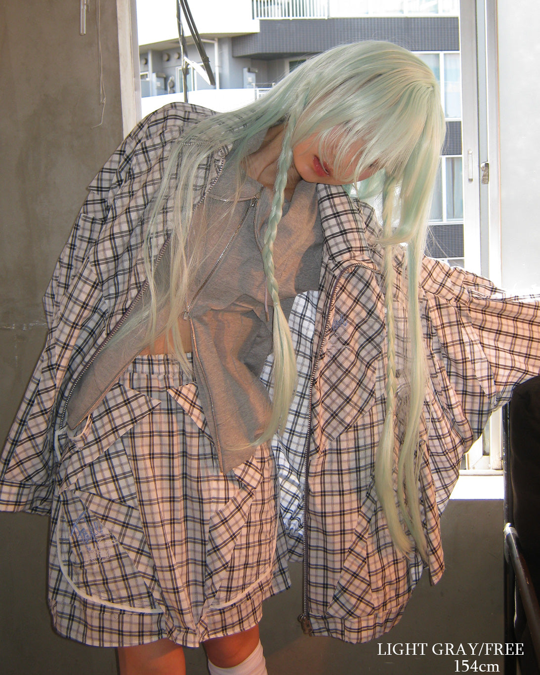 26AWPRE-VEIL NECK OVERLAY ZIP TOP