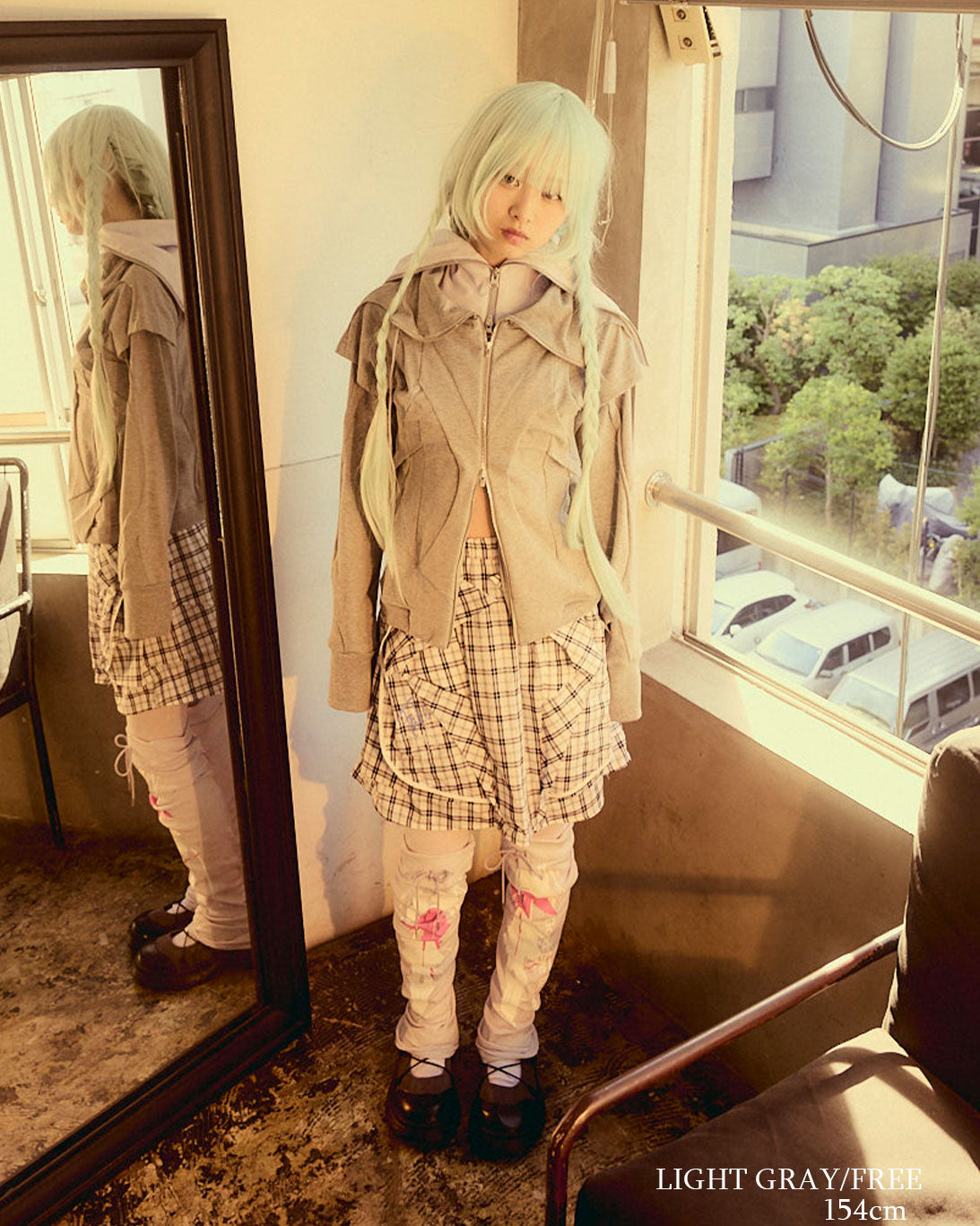 26AWPRE-VEIL NECK OVERLAY ZIP TOP