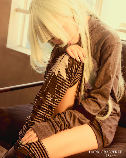 26AWPRE-GRAPHIC HIGH NECK TOP