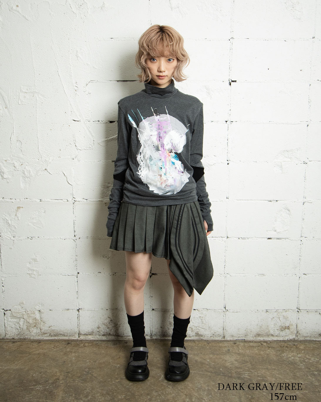 26AWPRE-GRAPHIC HIGH NECK TOP
