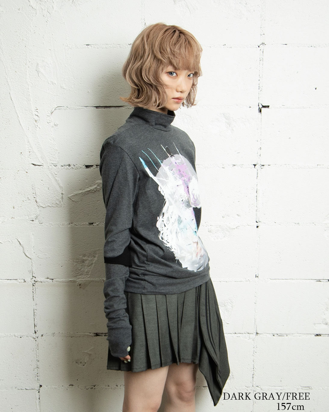 26AWPRE-GRAPHIC HIGH NECK TOP