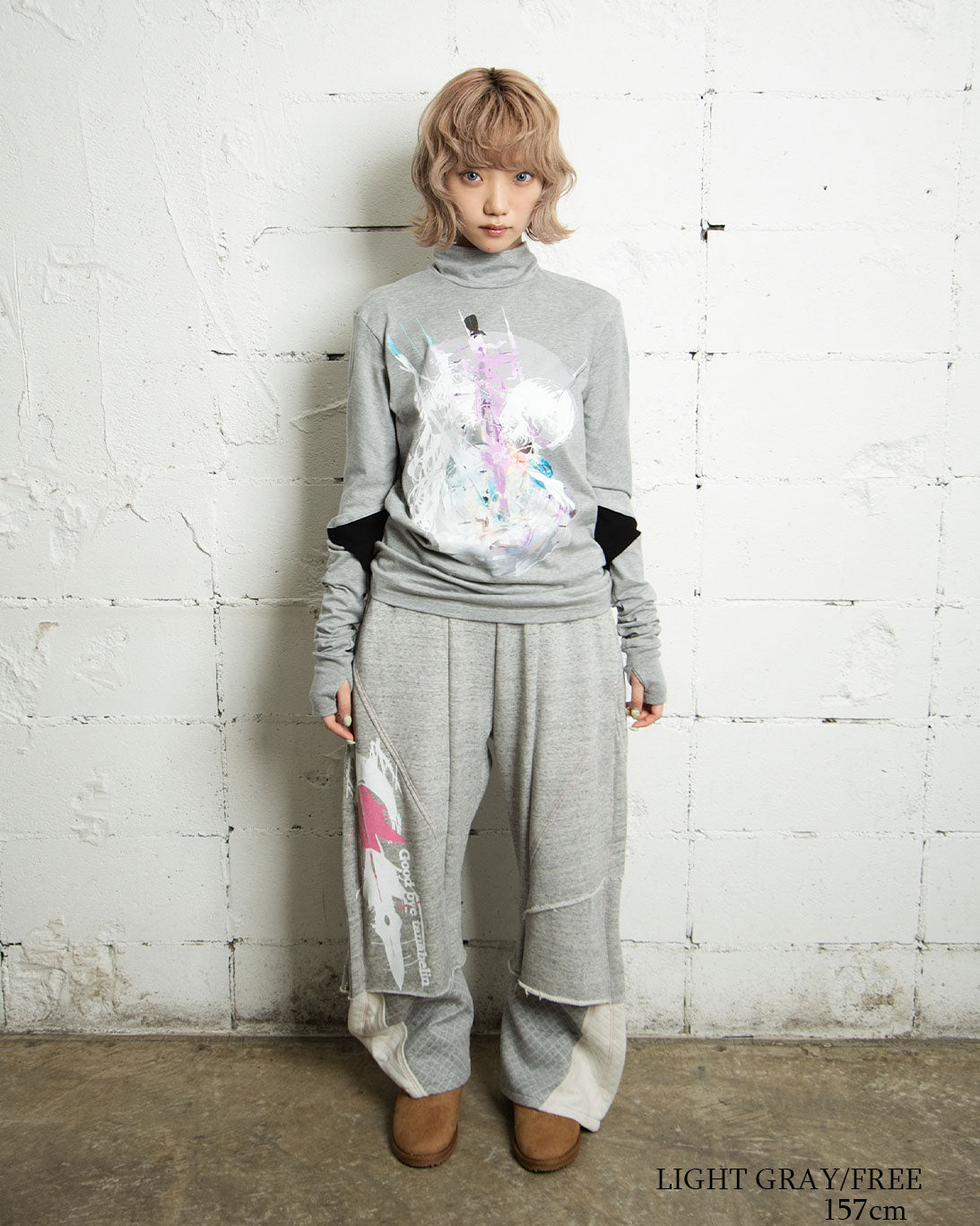 26AWPRE-GRAPHIC HIGH NECK TOP