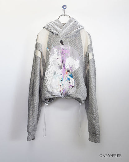 26AWPRE-GRAPHIC QUILTED CROSS HOODIE