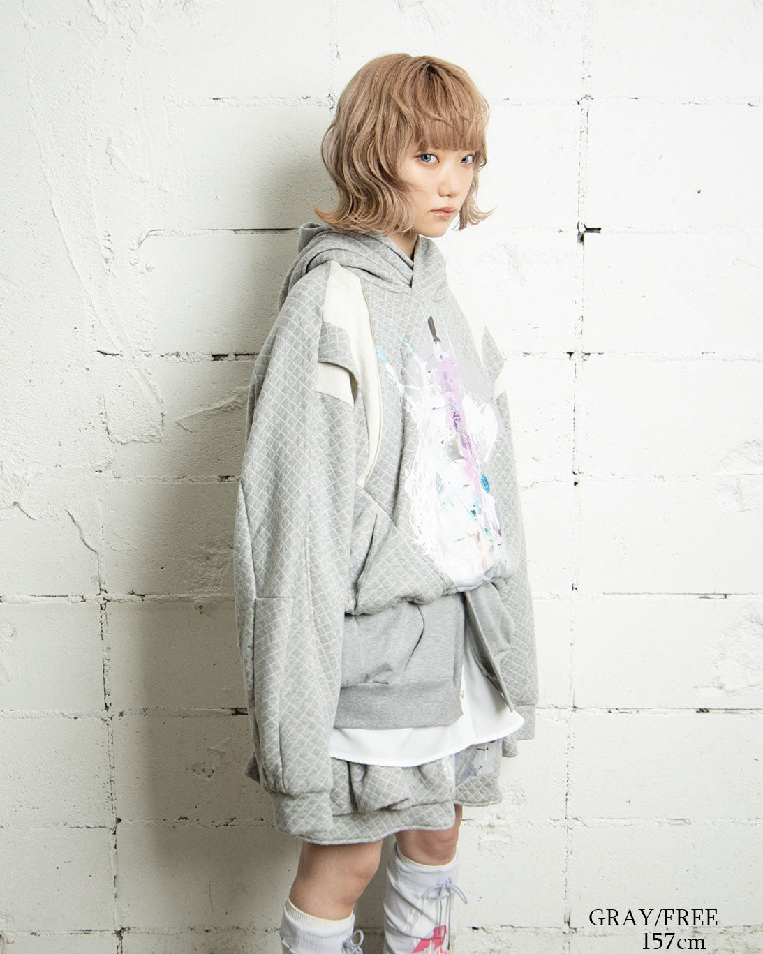 26AWPRE-GRAPHIC QUILTED CROSS HOODIE