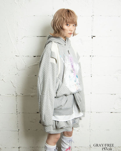 26AWPRE-GRAPHIC QUILTED CROSS HOODIE
