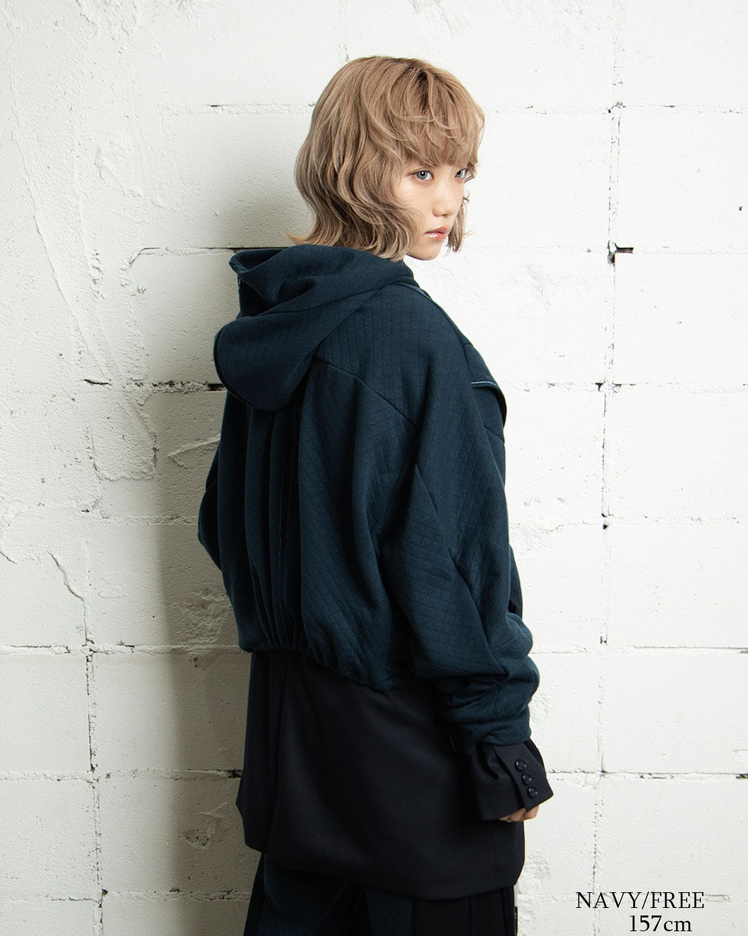 26AWPRE-GRAPHIC QUILTED CROSS HOODIE