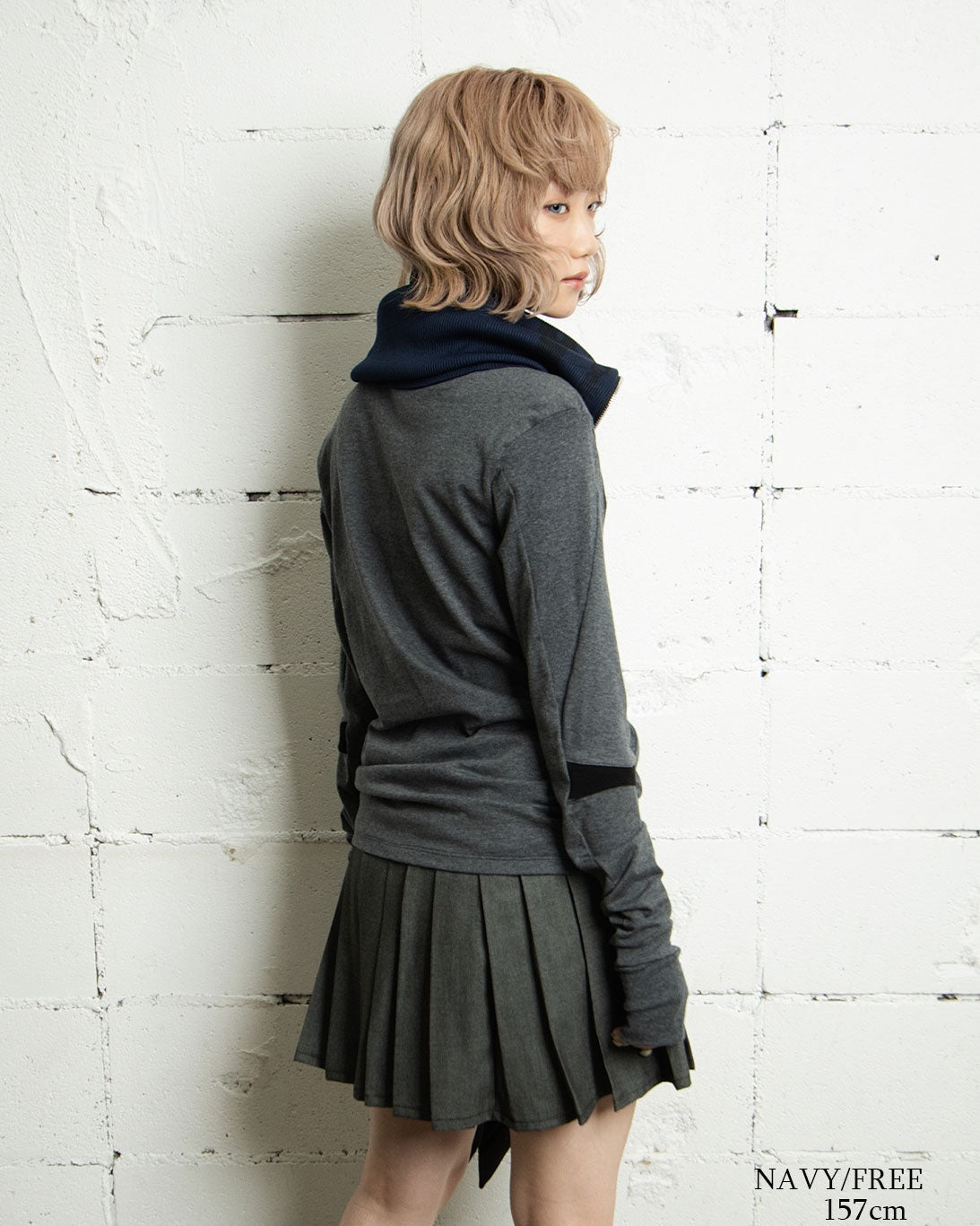 26AWPRE-GRAPHIC RIB NECK WARMER